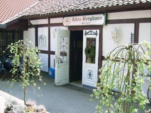 Altes Berghaus Hotel Бад Есен Екстериор снимка