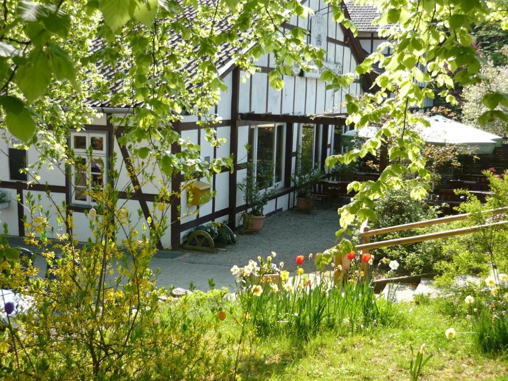 Altes Berghaus Hotel Бад Есен Екстериор снимка