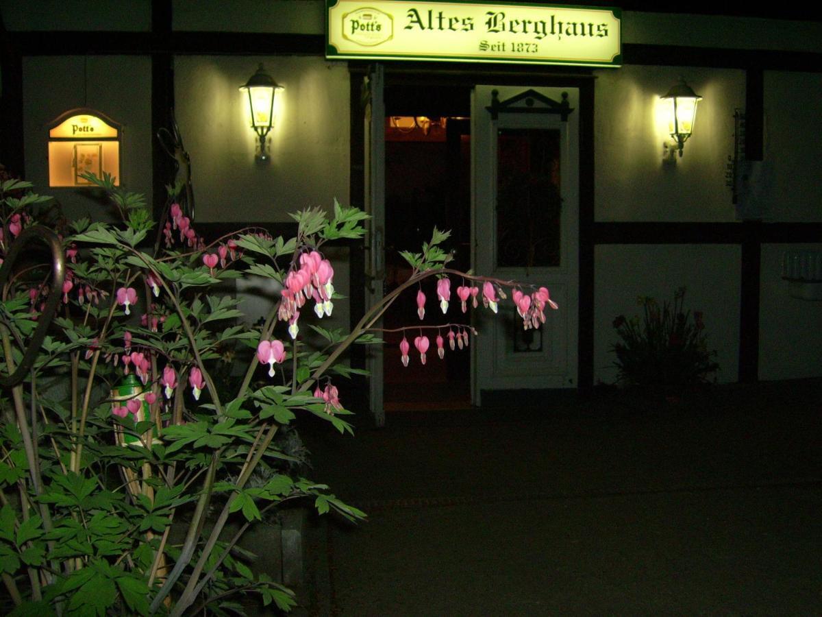 Altes Berghaus Hotel Бад Есен Екстериор снимка